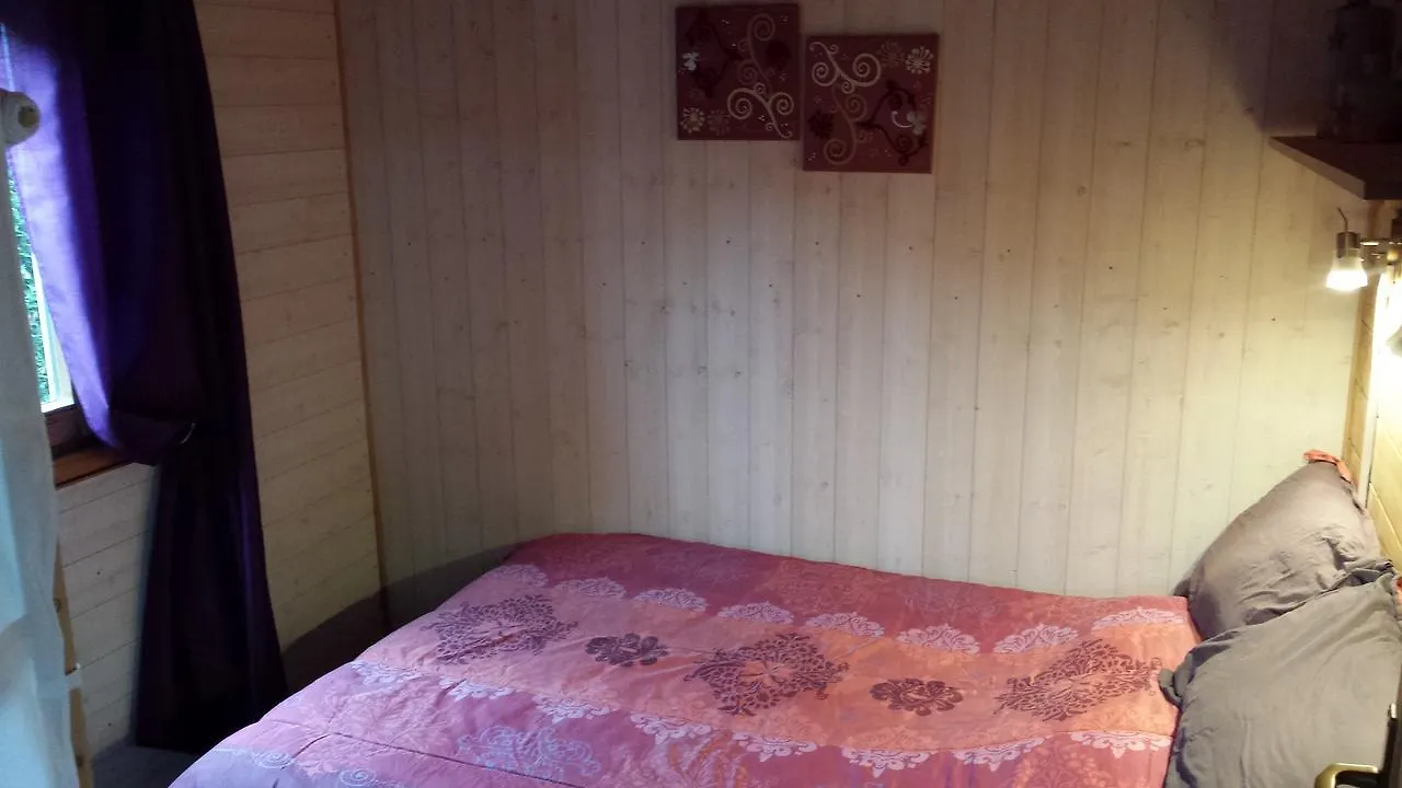 Camping Du Vivier Aux Carpes Otel Paris Kamp alanı