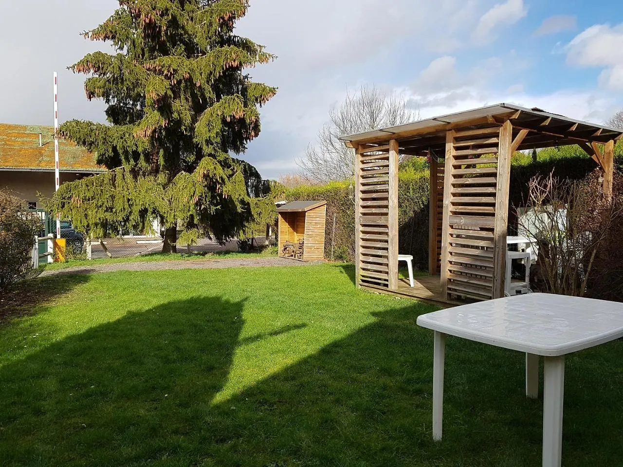 Camping Du Vivier Aux Carpes Hotel Paris 0*,  France
