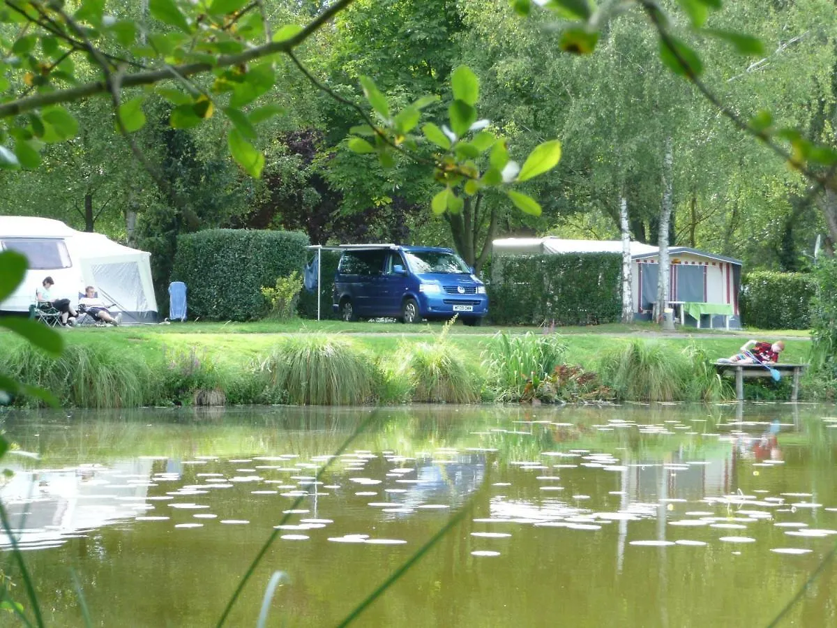 Camping Du Vivier Aux Carpes Hotel Paris Campsite